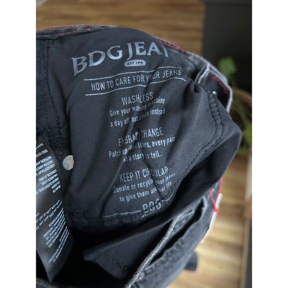 BDG Urban Outfitters Black Logan Buckle Baggy Barrel Jean Y2K NWT - Picture 8 of 14